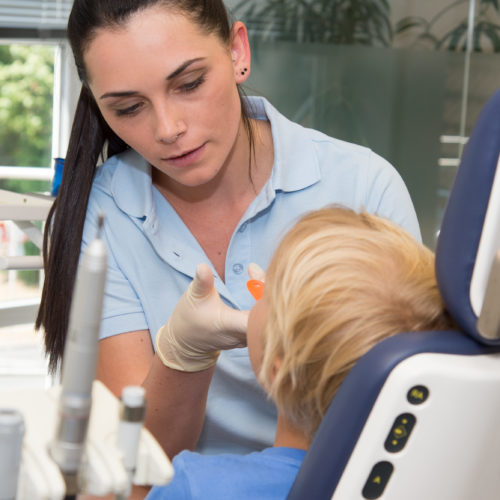 Eine Zahnkorrektur bedarf genauen Unterlagen zur schnellen und effektiven Behandlung.